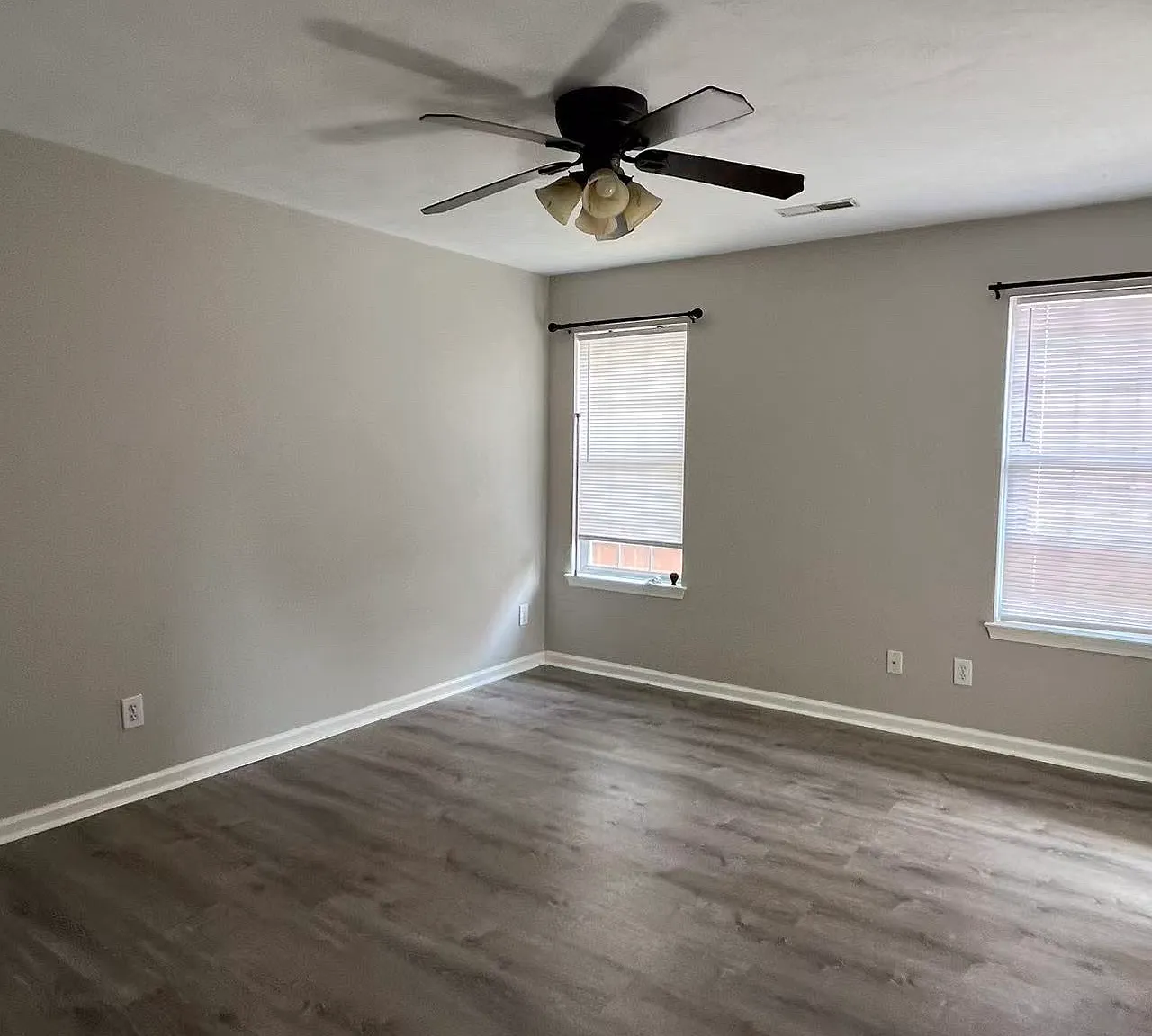 3 bed, 1333 sqft, $2,100 — Photo 4