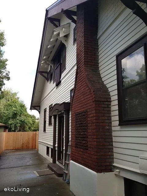 Building Photo 3