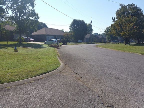 4th image of 228 Bordeaux Ct