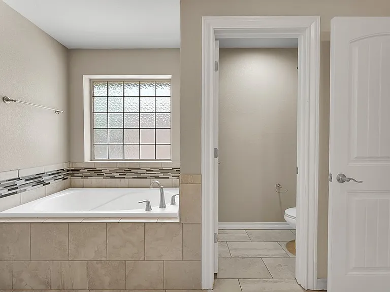 5907 Frio Dr — Photo 17
