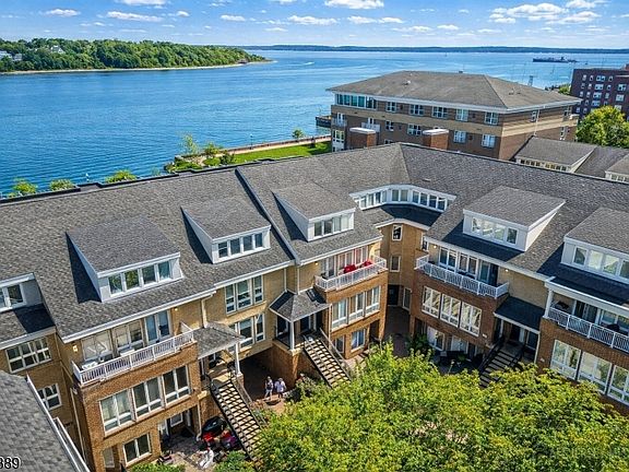 2nd image of 368 Rector St #408