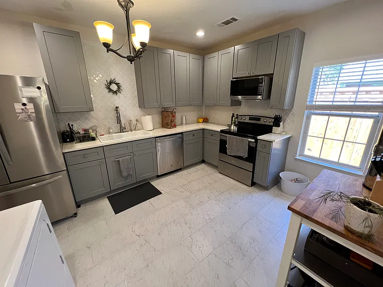 615 Parkview Ave #1 — Photo 2