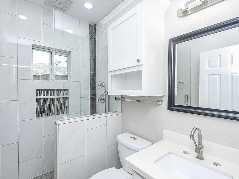 1405 Richard Ave — Photo 10