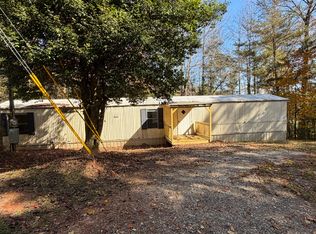 61 Platinum Dr, Cleveland, GA 30528
