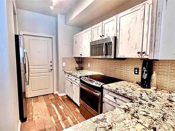 4th image of 330 Las Colinas Blvd #458