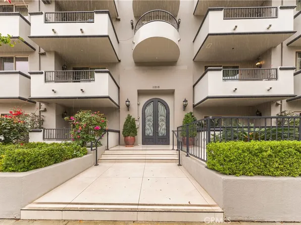 11218 Camarillo St APT 404, North Hollywood, CA 91602