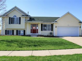 675 Sunset Hills Dr, Middleville, MI