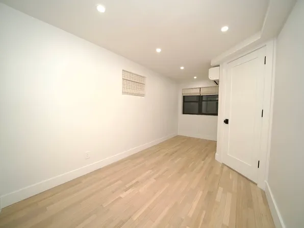 188 West 9th Street image 7 of 16