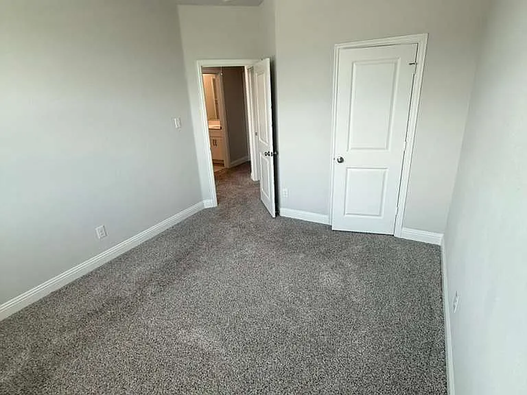 517 Lana Dr — Photo 15