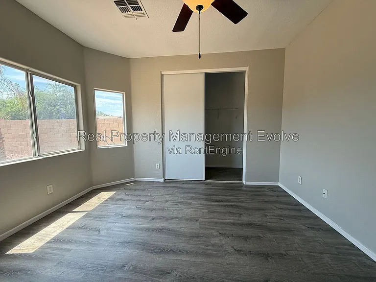 15361 W Port Au Prince Ln — Photo 11