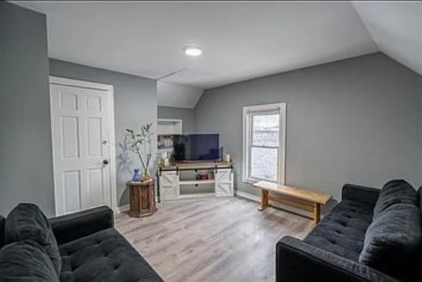 2 bed, $1,350 — Photo 1