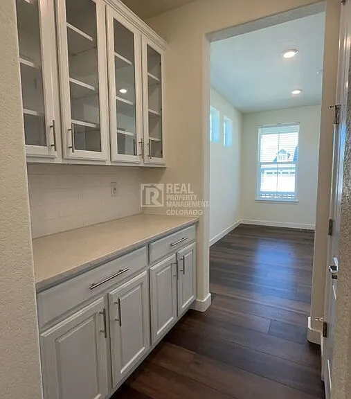 928 Gilpin Cir — Photo 4