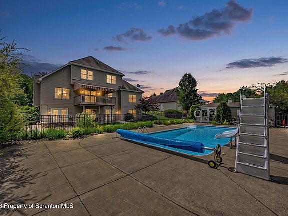 4th image of 203 Azalea Dr