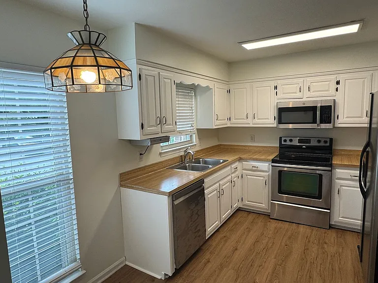 834 Brentwood Point — Photo 6