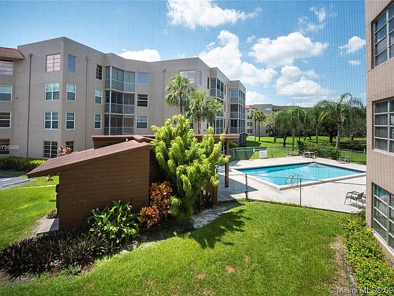 3rd image of 1931 Sabal Palm Dr APT 202