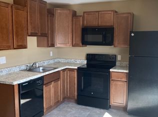 18 Sarpy Rd #D, Belleville, IL 62221