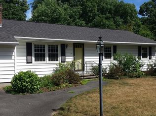 13 Meadowbrook Dr, Hadley, MA 01035