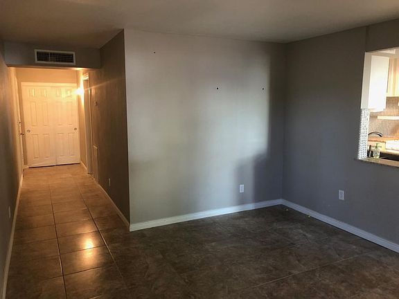 4th image of 1701 W Tuckey Ln #119