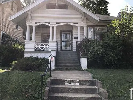 1024 Cecil Ave — Photo 1