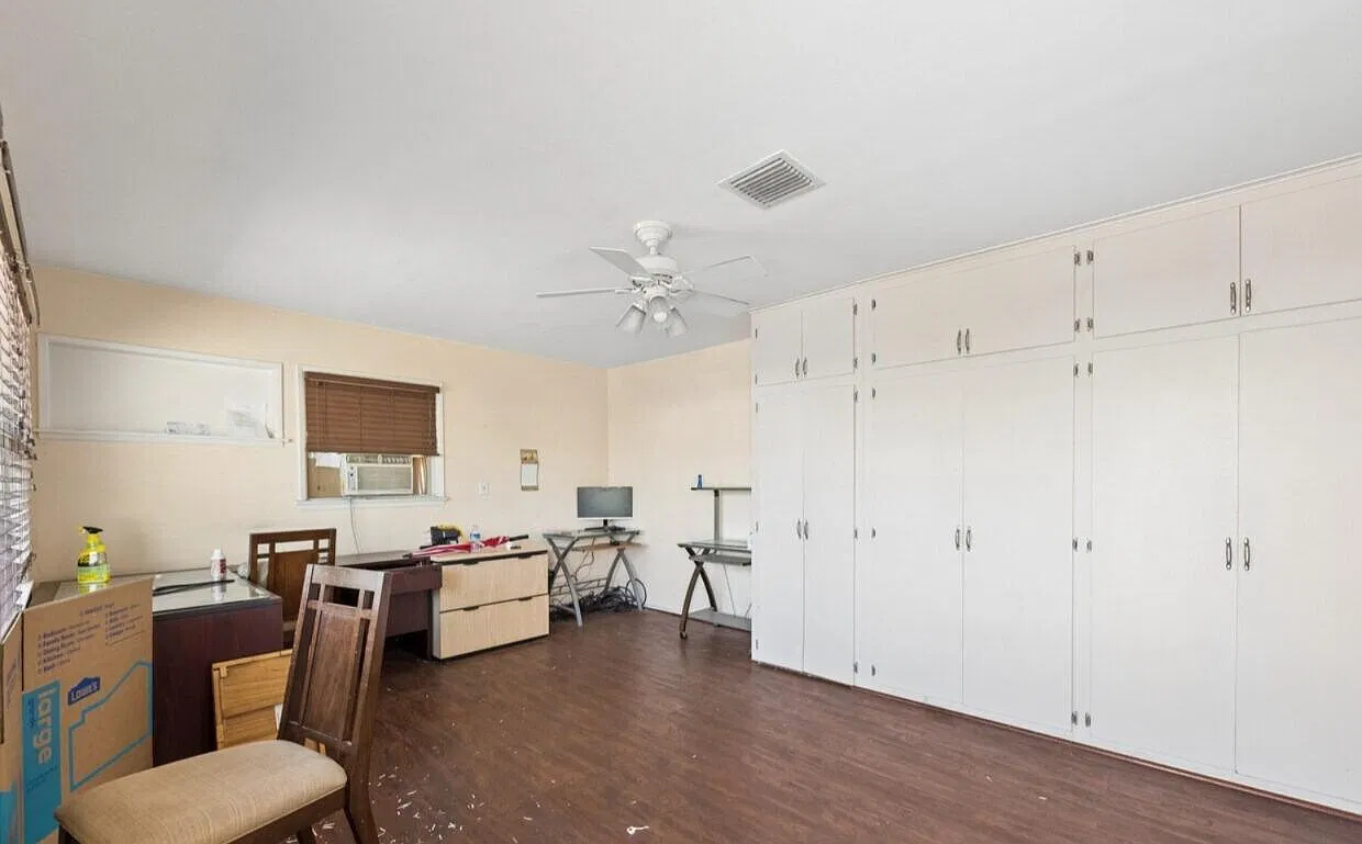 412 N San Gabriel Ave — Photo 3