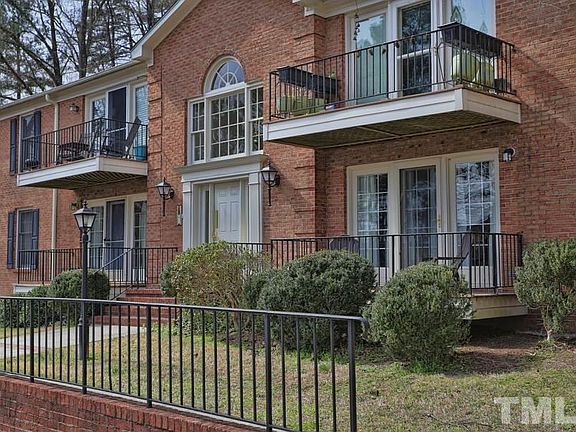 2nd image of 1515 E Franklin St APT 12