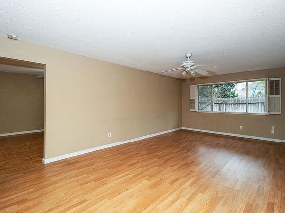 3rd image of 1512 Adler Dr