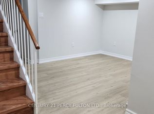 14 Farmington Cres, Toronto, ON M1S 1G1