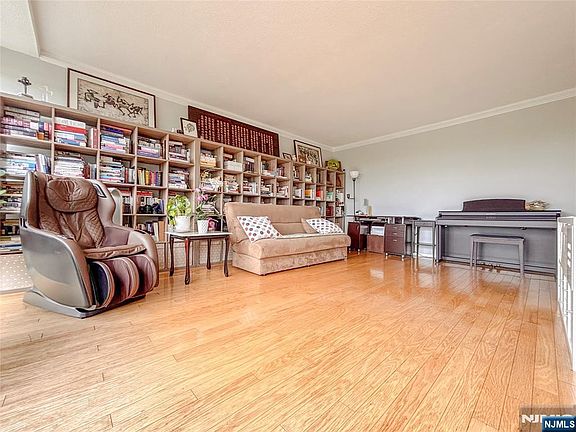 5th image of 3 Horizon Rd #816