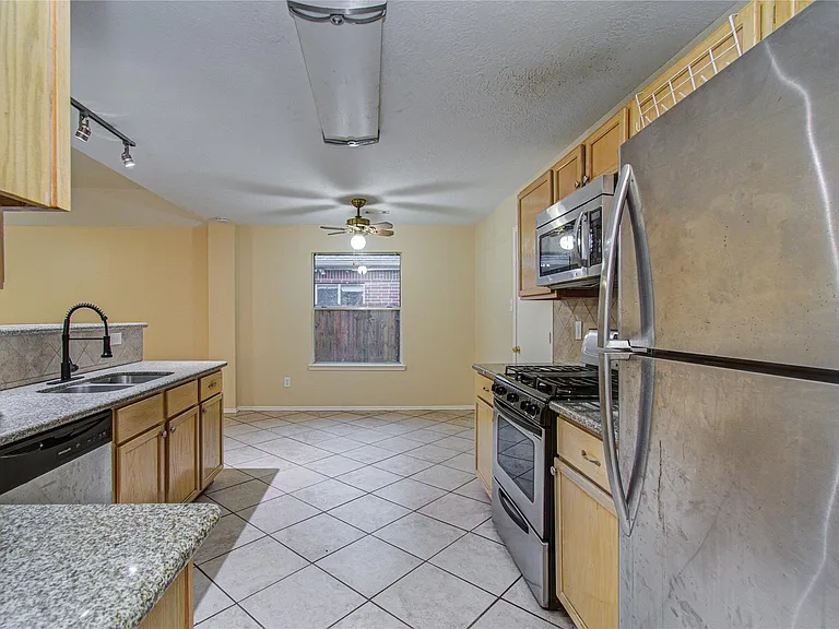 16835 Carbridge Dr — Photo 12