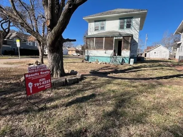 321 S Pioneer Ave, Lyons, KS 67554