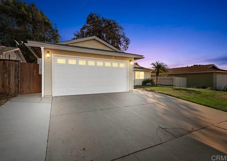 1st image of 4942 Luna Dr