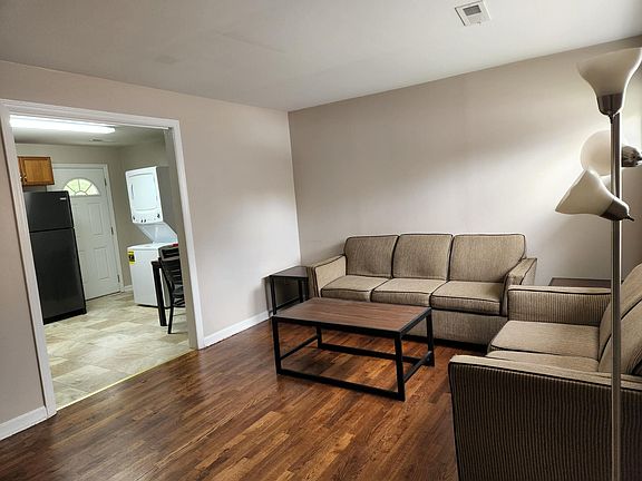 5th image of 1100 Hicks Ct