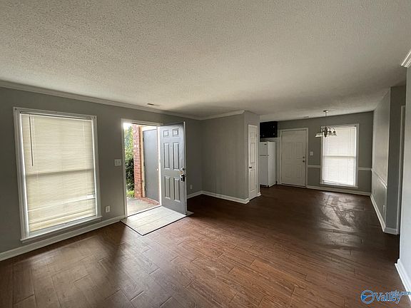 4th image of 4424 Bonnell Dr NW APT A