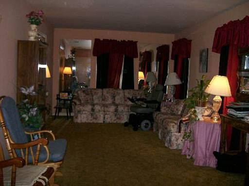 2nd image of 419 SE HERMITAGE