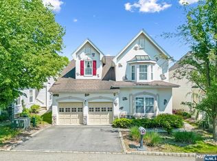 6 Boulder Run, Oakland, NJ 07436
