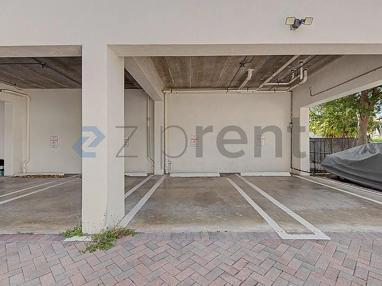 103 SE 4th Ave #203 — Photo 37