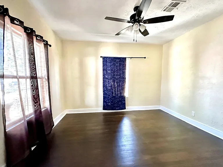 3312 Montana Ave — Photo 13
