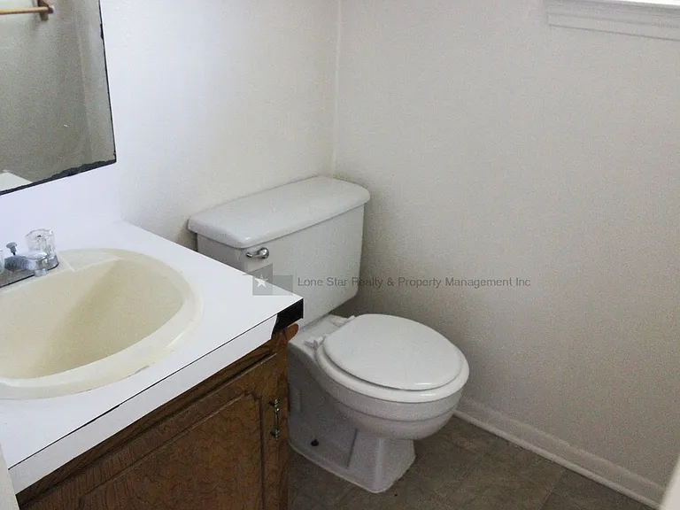 1704 Bundrant Dr — Photo 8