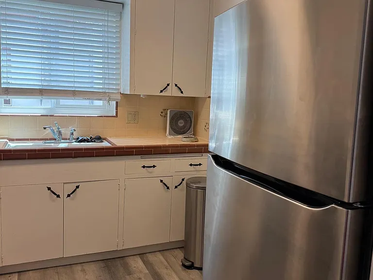 471 E Ave — Photo 11