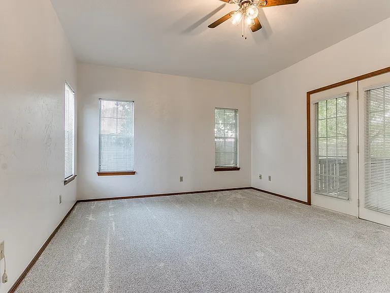 6439 Masons Dr — Photo 20