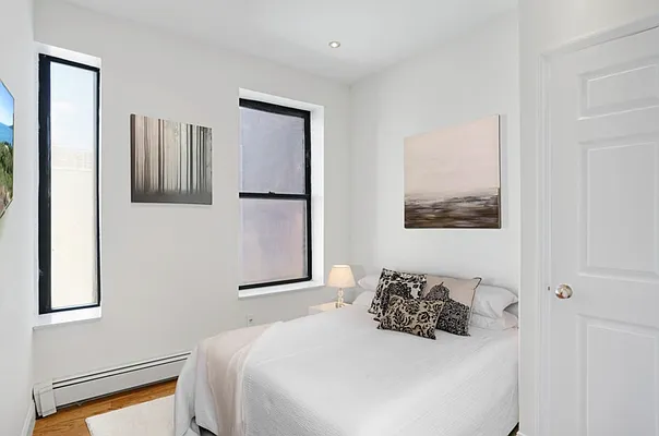 Rented by REZI | media 25