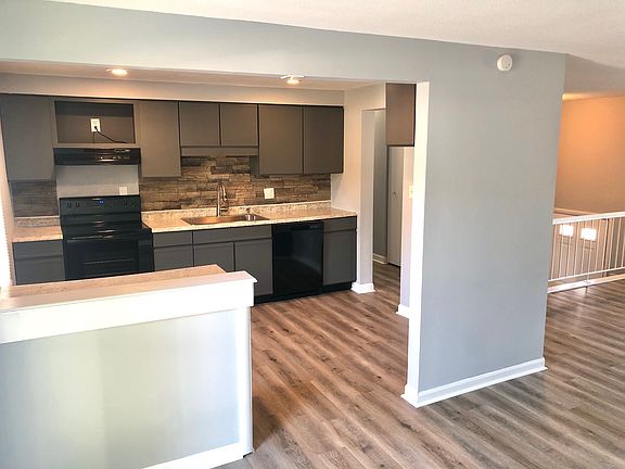 5th image of 2839 Sheffield Dr