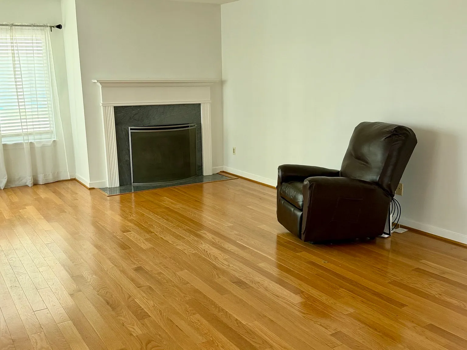 2 bed, 2.0 bath, 1158 sqft, $2,900 — Photo 4
