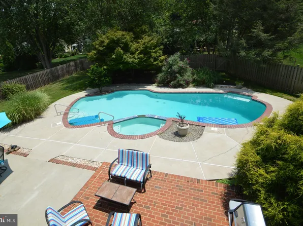 627 Woodcrest Ave, Lititz, PA 17543