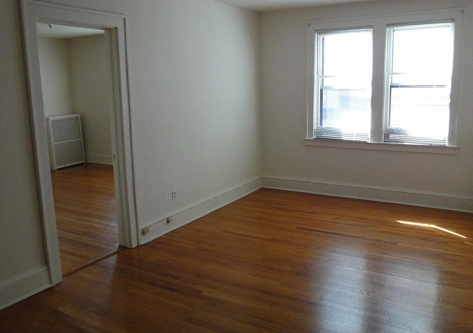 1 bed, 1000 sqft, $1,800 — Photo 3