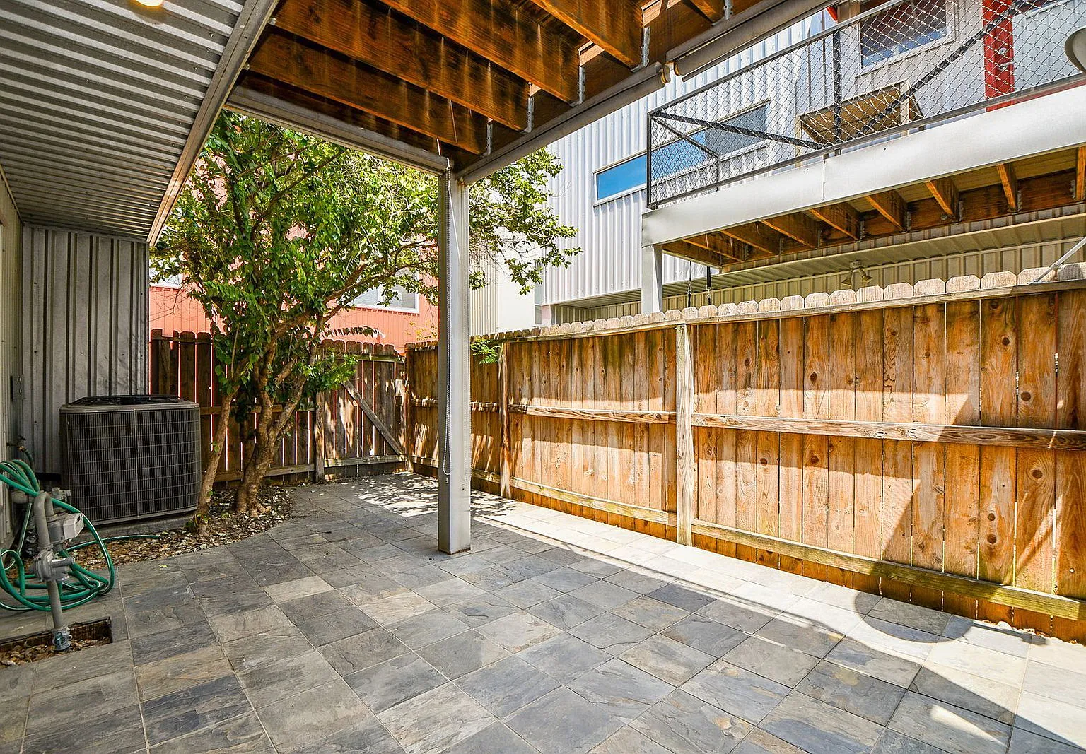 3 bed, 2.0 bath, 2136 sqft, $2,500 — Photo 3