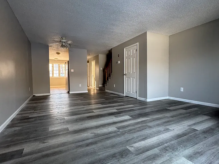 323 Fox Hollow Dr #323 — Photo 4