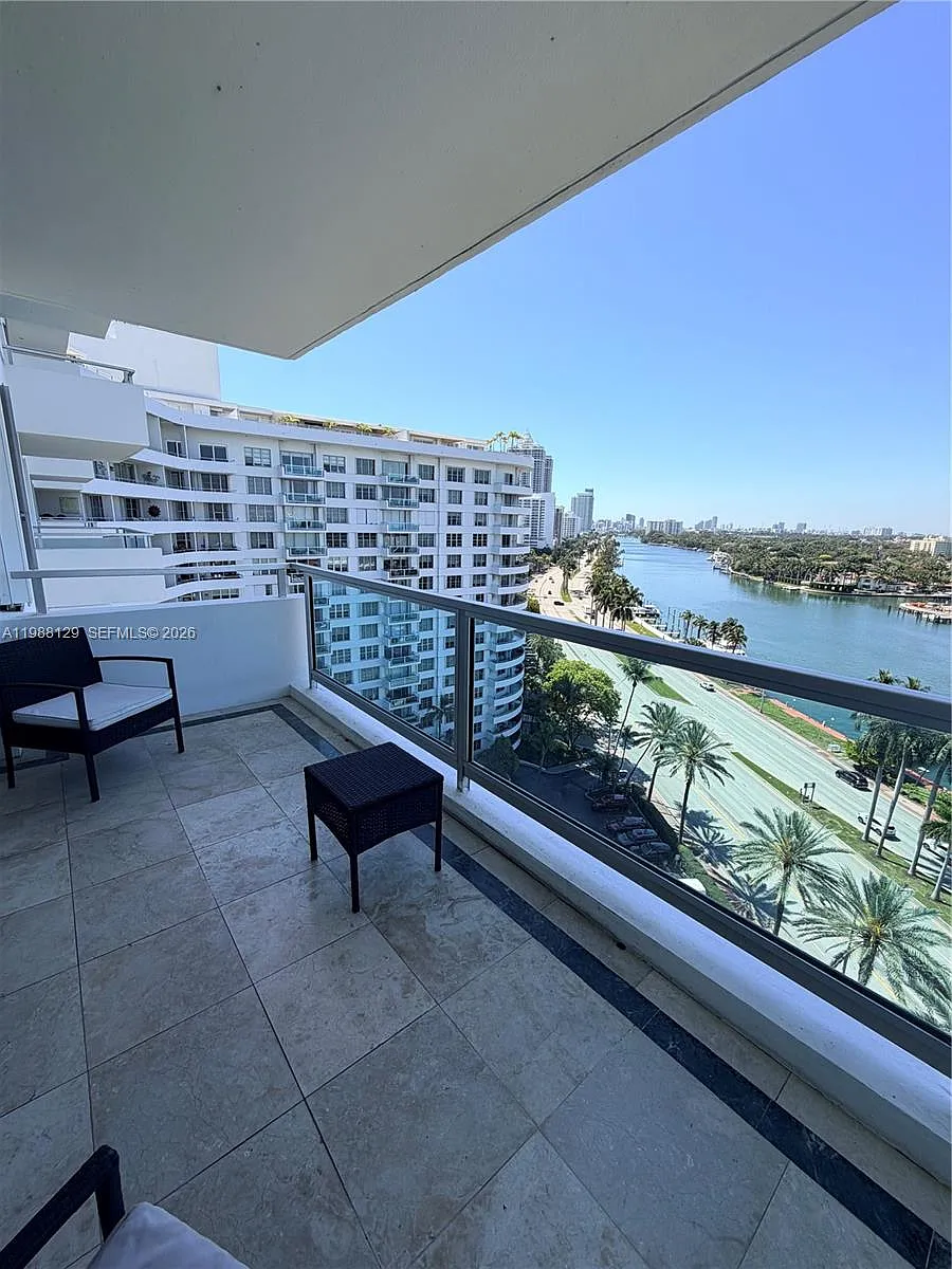 Building Photo - 5161 Collins Ave #1506