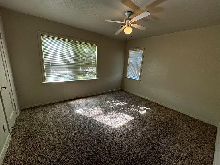 3013 Shirley Ln — Photo 7