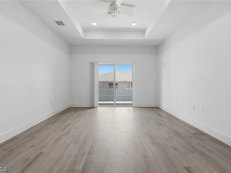 721 Ivan Ave S — Photo 25